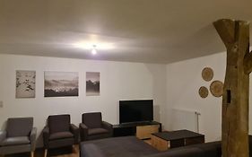 Appartement 3 Chambres Renove Et Spacieux, Entierement Meuble